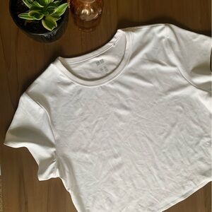 Uniqlo Women's White T-Shirt - brand new never worn